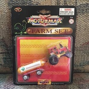 MotorMax Die-Cast Metal Red Farm Tractor Set New